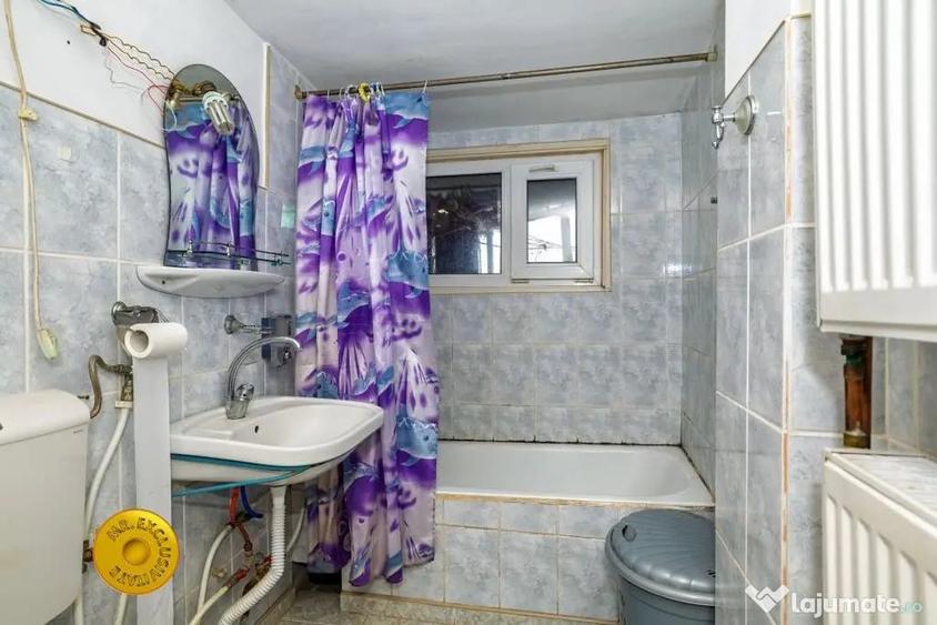 Casă cu 4 camere cu Teren 5232 Mp în Căldăraru
