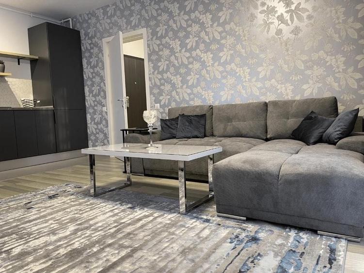 Apartament cu 2 camere decomandat în Parcul Carol