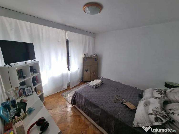 Apartament cu 2 camere decomandat în Far