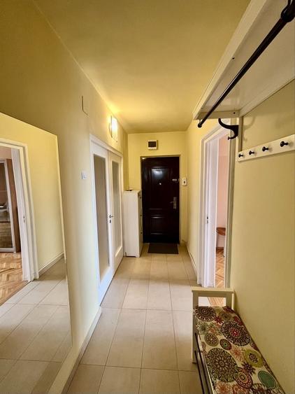 Apartament cu 3 camere decomandat în Tudor