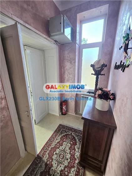 Apartament cu 4 camere semidecomandat în Unirii