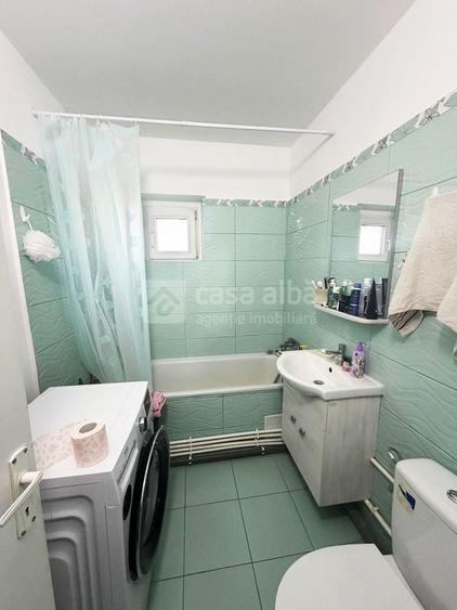Apartament cu 3 camere decomandat, mobilat în Tătărași