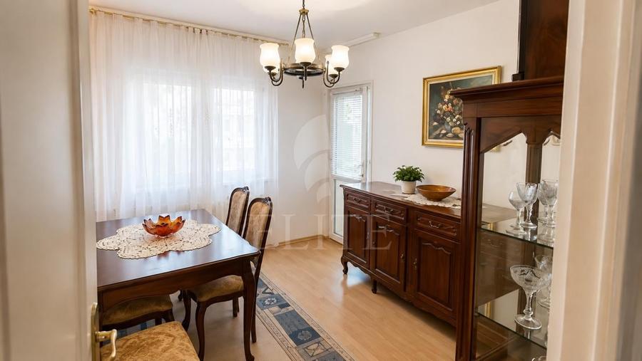 Apartament cu 4 camere decomandat în Zorilor