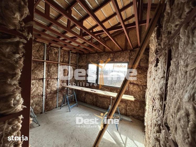 Casă cu 4 camere semidecomandat cu Teren 560 Mp în Central
