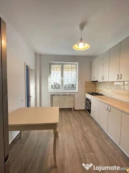 Casă cu 5 camere cu Teren 22 Mp în Central