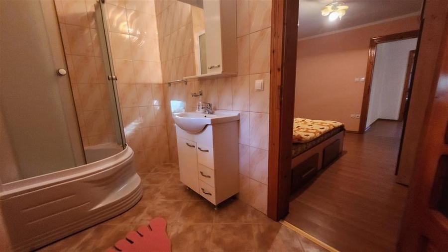 Casă individuală cu 6 camere cu Garaj în Sucevița