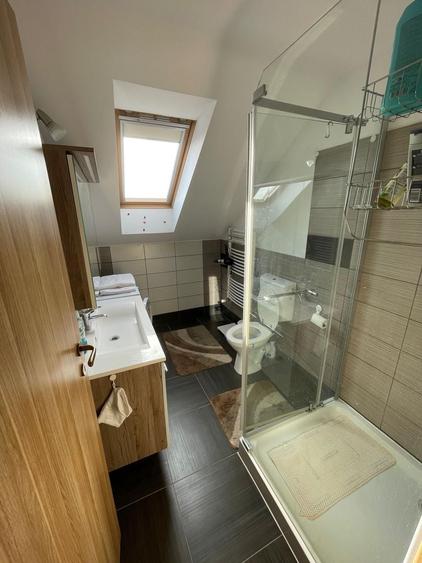 Apartament cu 3 camere, mobilat în Moșnița Nouă