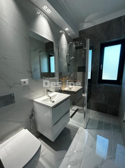 Casă individuală cu 4 camere cu Canalizare în Rediu