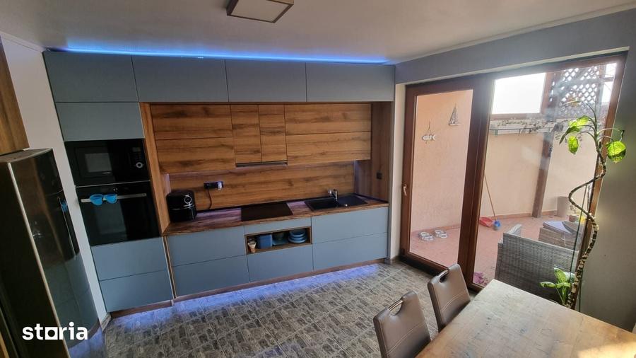 Casă cu 4 camere cu Teren 175 Mp în Central