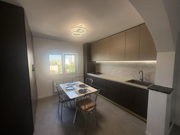 Apartament cu 2 camere decomandat în Vitan