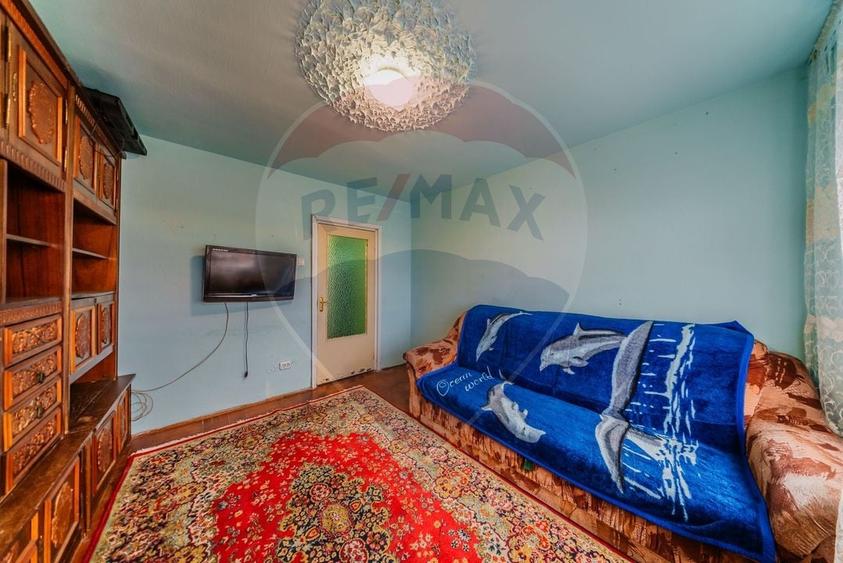 Apartament cu 3 camere decomandat, mobilat în Aurel Vlaicu