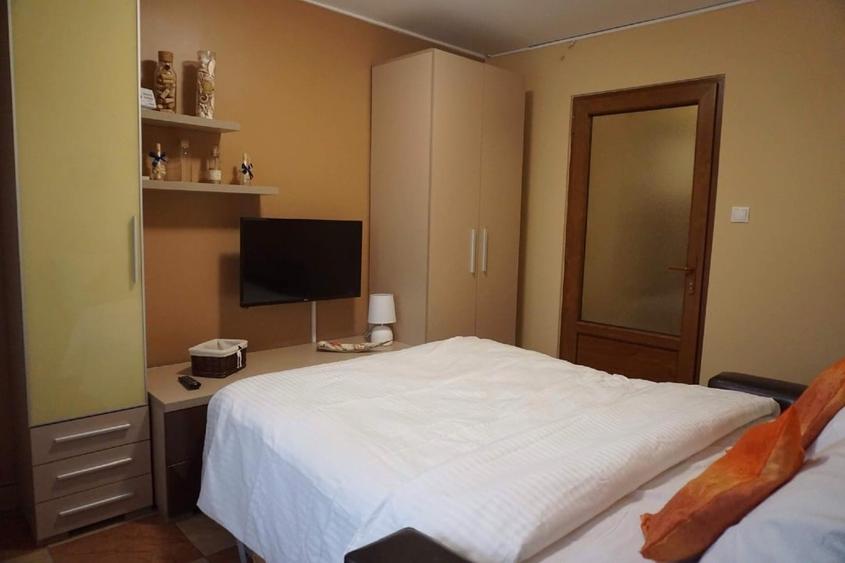 Apartament cu 3 camere decomandat, mobilat în Faleza Nord