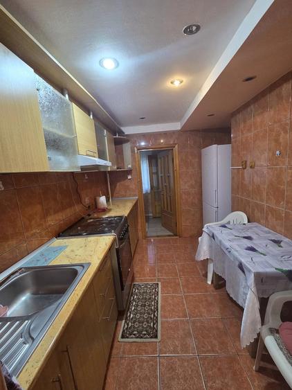Apartament cu 2 camere decomandat în Micro 20