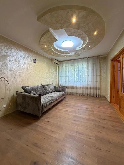 Apartament cu 3 camere semidecomandat în Faleză