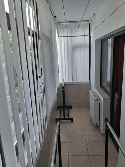 Apartament cu 3 camere decomandat în Exterior Vest