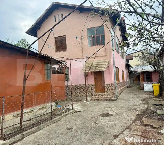 Casa individuala P+1, 137 mp, teren 304 mp, zona Micro 11 - 3