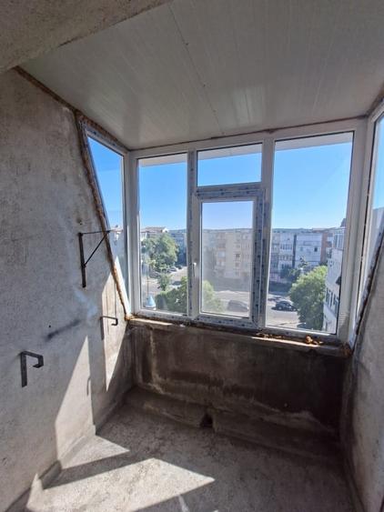 Apartament cu 4 camere decomandat în Lăpuș Argeș