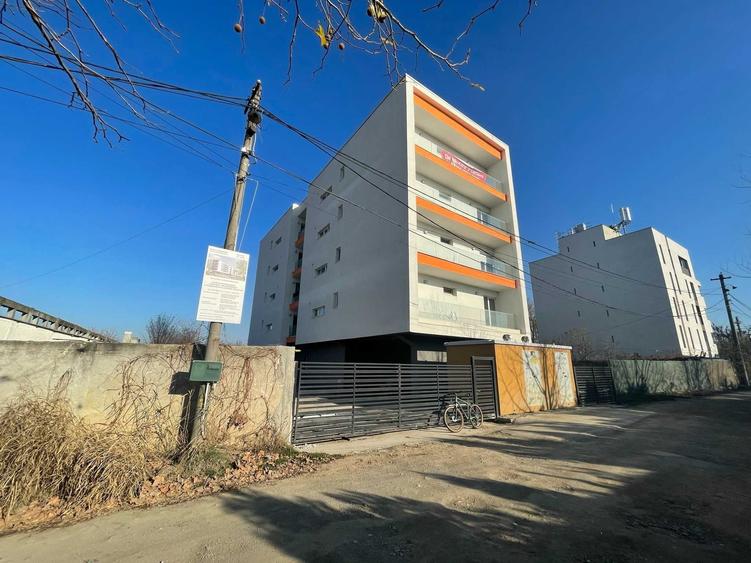 Apartament cu 3 camere decomandat în Aviației