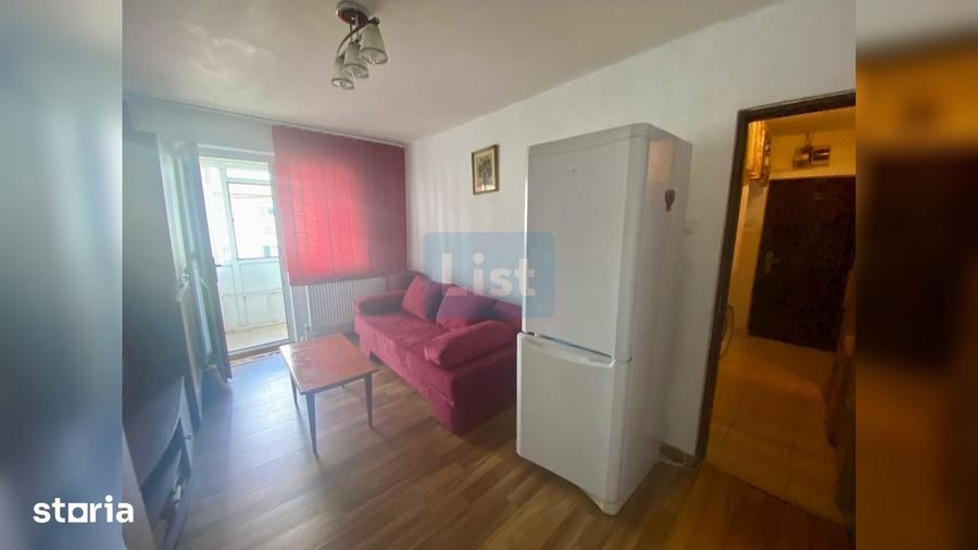 Apartament cu 3 camere semidecomandat în Central