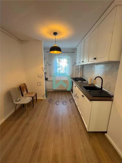 Apartament cu 2 camere decomandat în Griviței