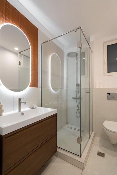 Apartament cu 4 camere, mobilat în P-ța Romană