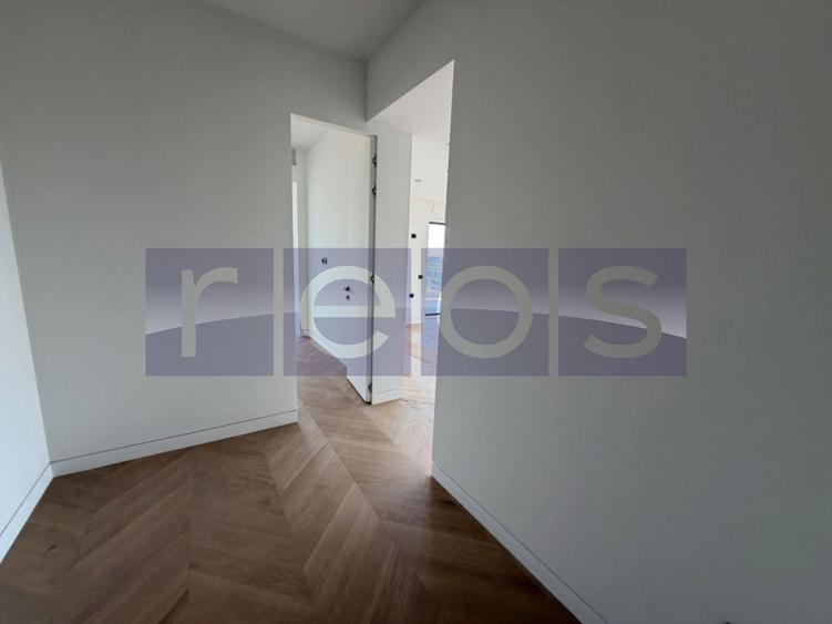 Apartament cu 3 camere semidecomandat în Barbu Văcărescu