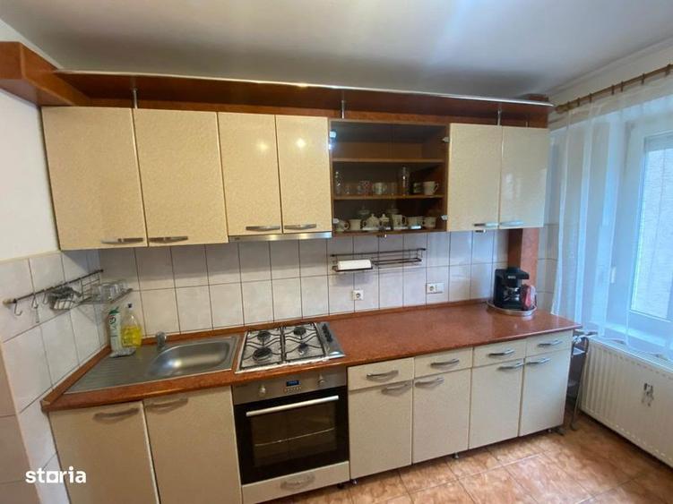 Apartament cu 3 camere decomandat în Decebal
