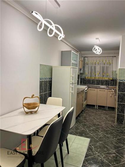Apartament cu 2 camere decomandat, mobilat în Ultracentral
