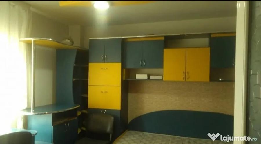 Apartament Cu 3 Camere Decomandate Zona George Enescu - 1