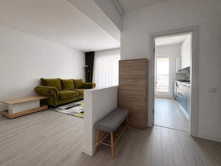 Apartament cu 3 camere decomandat în Titan