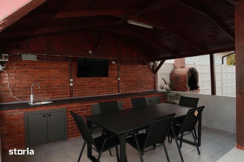 Casă cu 6 camere semidecomandat cu Teren 1400 Mp în Sânmartin