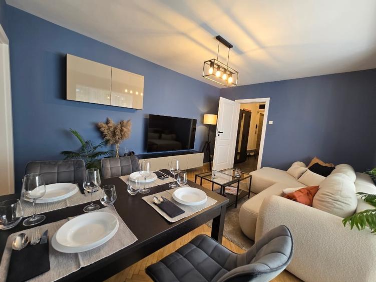 Apartament cu 3 camere semidecomandat, mobilat în Circumvalațiunii