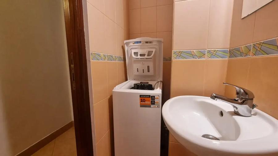 Apartament cu 3 camere decomandat, mobilat în Eroii Revoluției