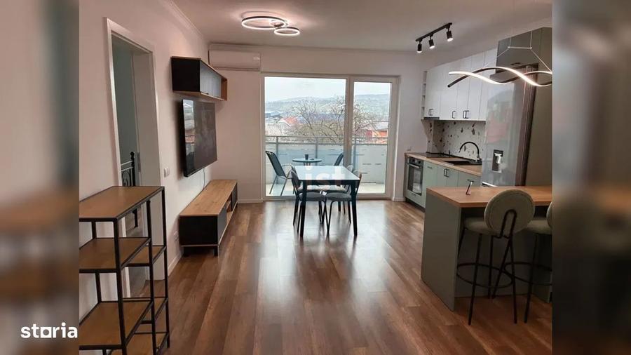 Apartament cu 2 camere semidecomandat, mobilat în Bulgaria