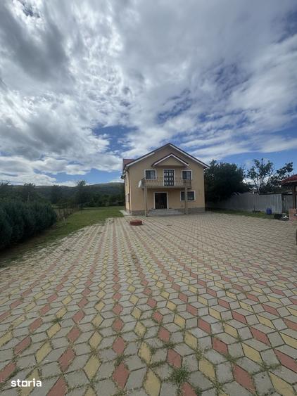 Casă cu 5 camere cu Teren 2000 Mp în Vernești