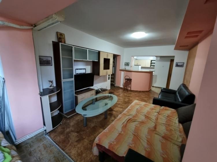 Apartament cu 2 camere decomandat în Piața Unirii