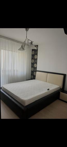 Apartament cu 3 camere decomandat în Casa de Cultură