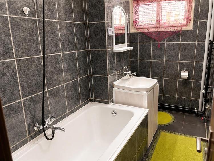 Vanzare apartament 3 camere - Podu Ros - etaj 2 - 8
