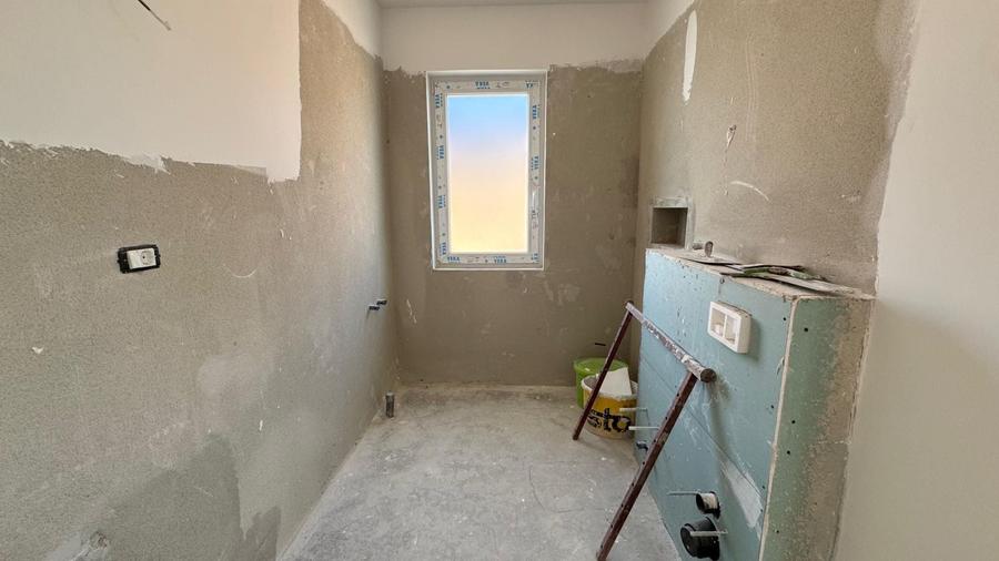 Duplex cu 5 camere cu Canalizare în Săcălaz