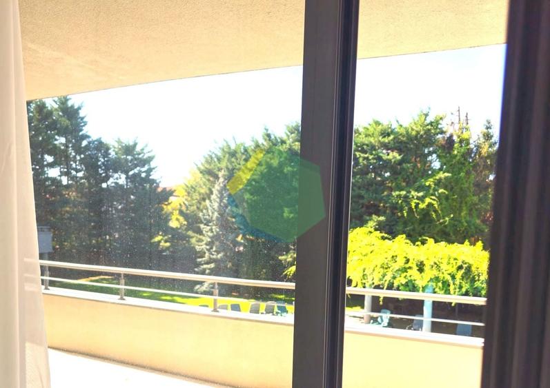 Apartament cu 3 camere, mobilat în Nord