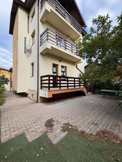 Casă cu 4 camere cu Teren 230 Mp în Dacia