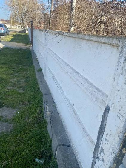 Casă cu 5 camere cu Teren 2200 Mp în Crucea