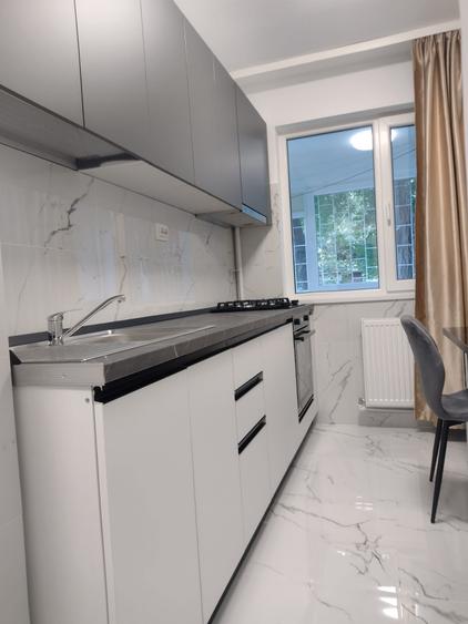 Apartament cu 2 camere decomandat în Militari