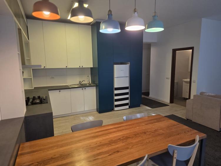 Apartament cu 3 camere decomandat, mobilat în Pipera