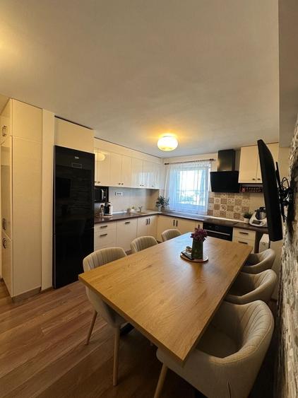 Apartament cu 3 camere decomandat în Dacia