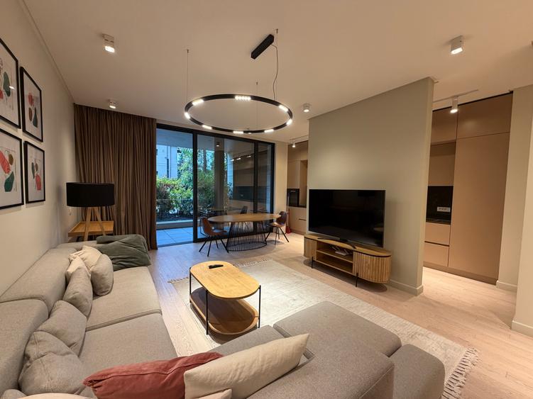Apartament cu 3 camere decomandat în Floreasca
