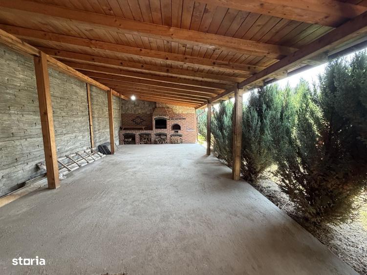 Casă cu 4 camere în Mărăcineni