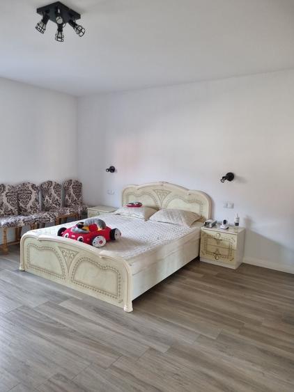 Casă cu 4 camere decomandat în 14 Mai
