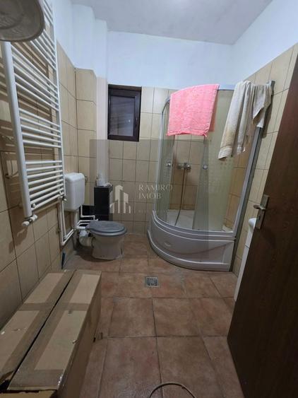 Casă individuală cu 4 camere cu Canalizare în Fundeni