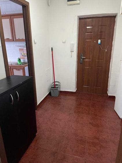 Apartament cu 2 camere semidecomandat în Berceni